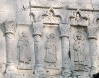 Аркатурно-колончатый пояс Георгиевского собора